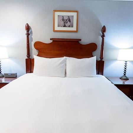 โพลีนิเชียน เรสซิเดนซ์ ไวกีกิ บีช Hotel โฮโนลูลู ภายนอก รูปภาพ