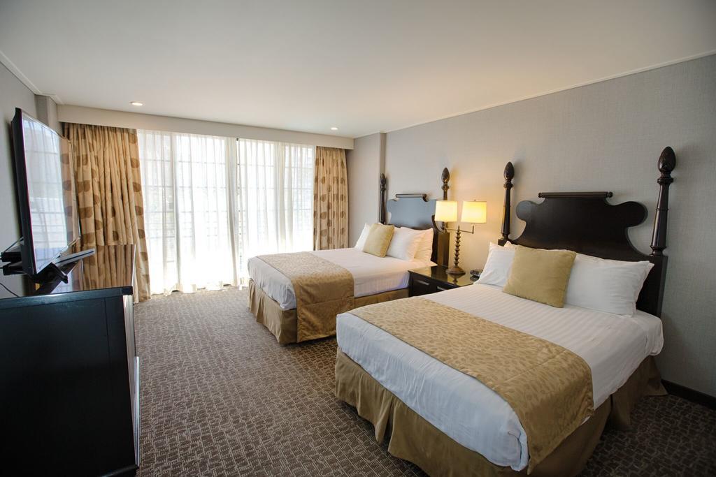โพลีนิเชียน เรสซิเดนซ์ ไวกีกิ บีช Hotel โฮโนลูลู ภายนอก รูปภาพ
