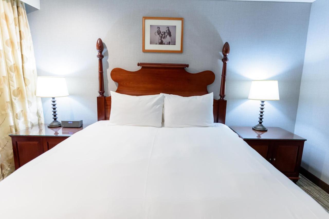 โพลีนิเชียน เรสซิเดนซ์ ไวกีกิ บีช Hotel โฮโนลูลู ภายนอก รูปภาพ